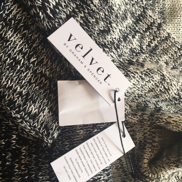 Velvet sweater NWT - Picture 2 of 4